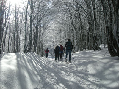 Appennino, escursioni con le racchette da neve con le guide di Ufficio guide escursione con le ciaspole