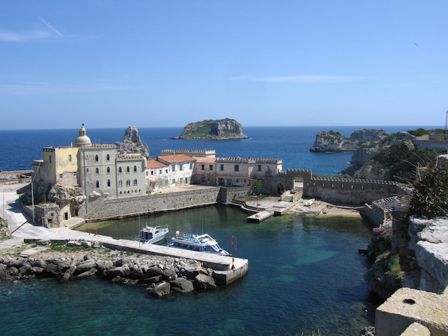 Isola di Pianosa, il porticciolo